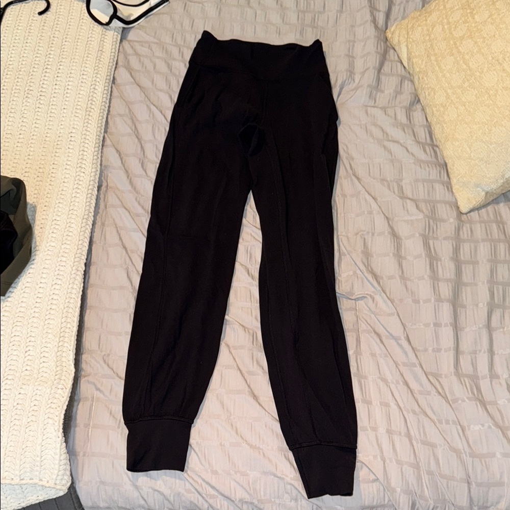 Black High-Waisted Lululemon legging joggers
